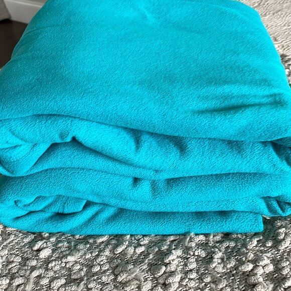 Target Room Essentials Twin Blanket. Turquoise. Quantity 2 $22each - Picture 1 of 4
